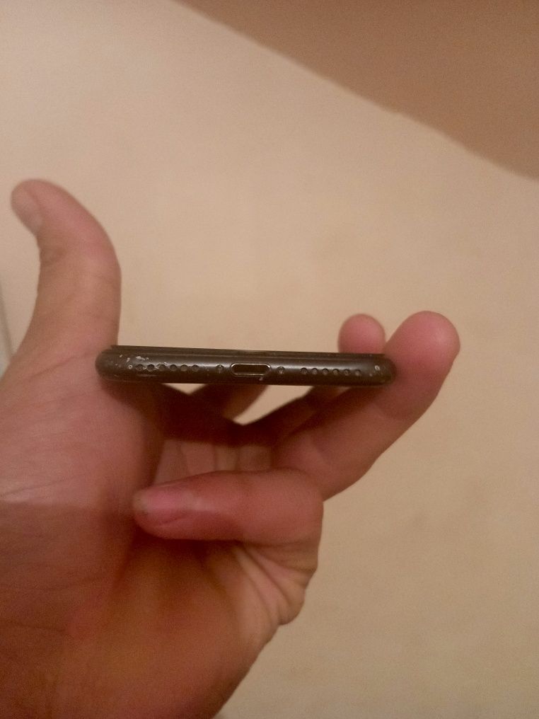Iphone 7 sotiladi