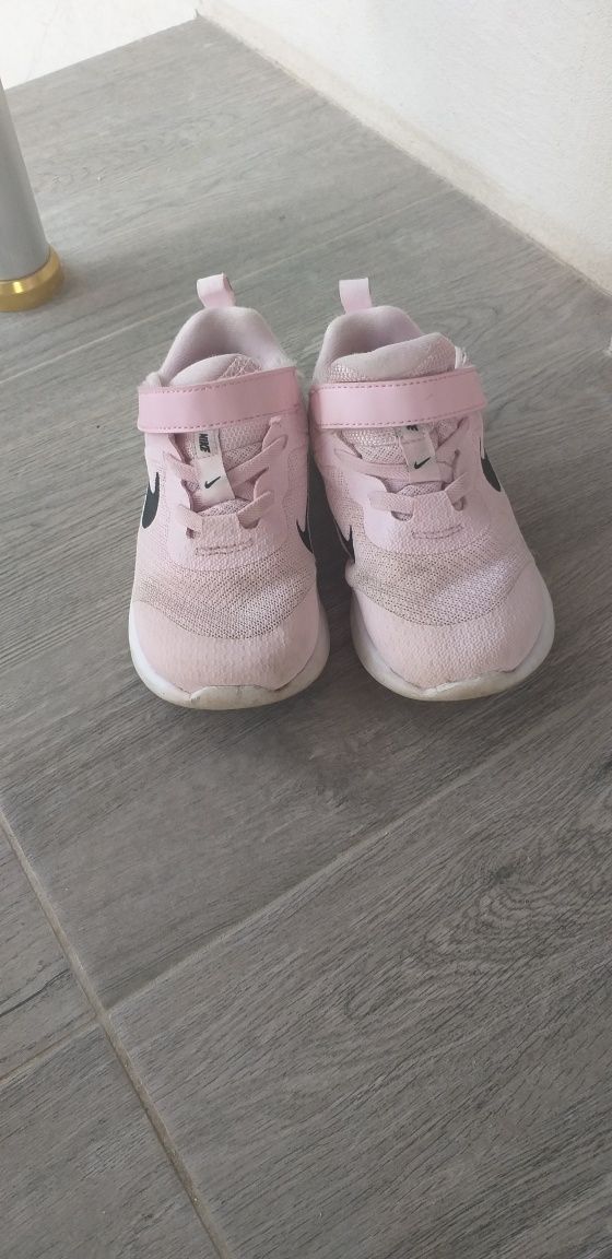 Маратонки NIKE за момиченце 26
