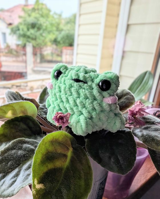 Малки плетени играчки – октоподче, китче, жабка и снежен човек