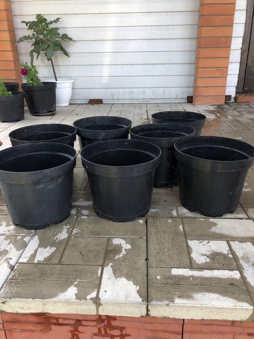 Продам.Горшки под цветы