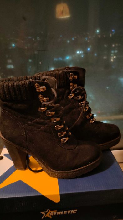 Супер удобни и стилни зимни боти