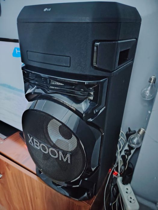 Продам хорошую акустику хорошо долбит