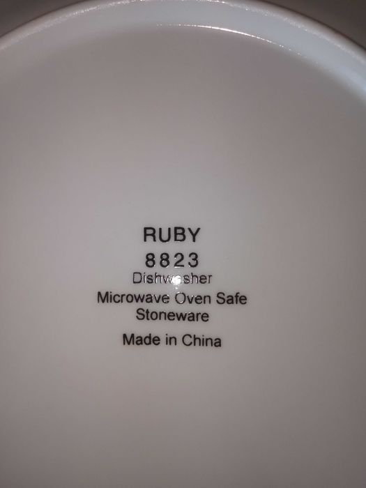 тарелки большие для мясного или фруктового ассорти для микроволновок.