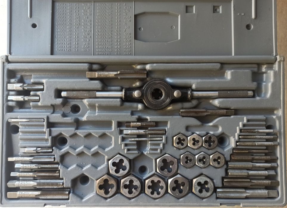 Набор дюймовых метчиков и плашек CRAFTSMAN (США)