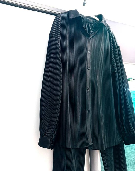 Аёллар кийми сотилади