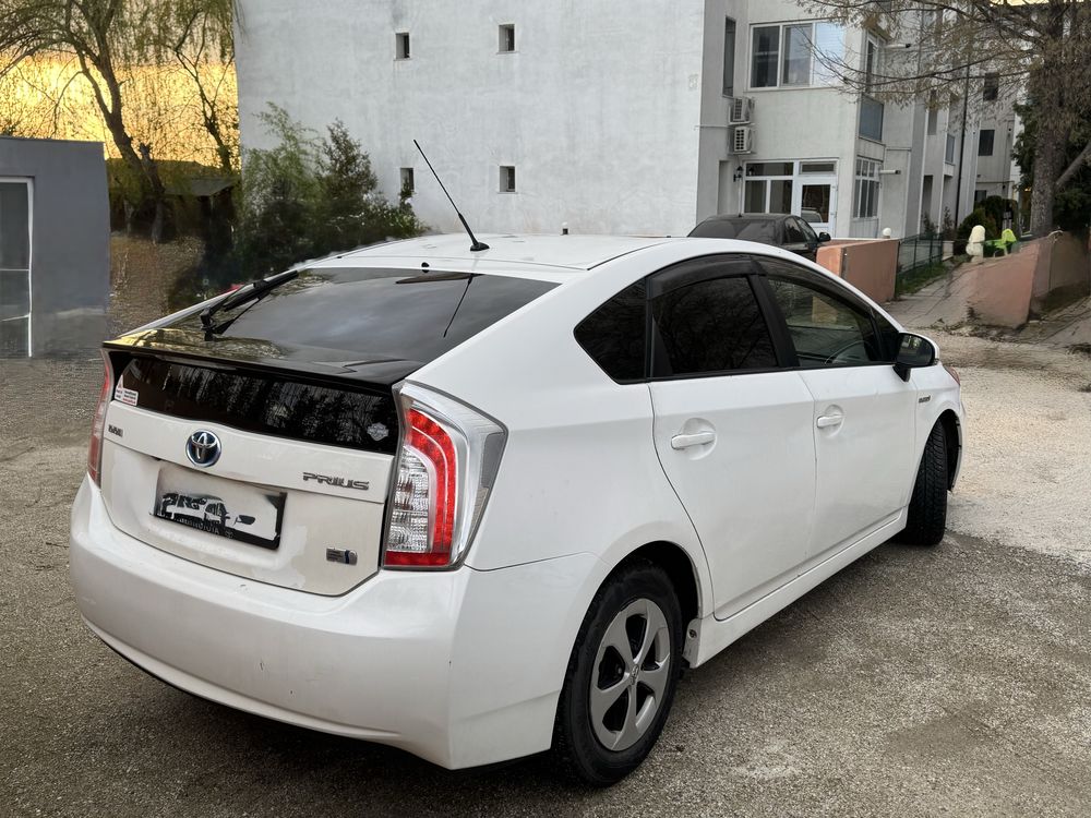 Vand masina personala Prius G3 2013