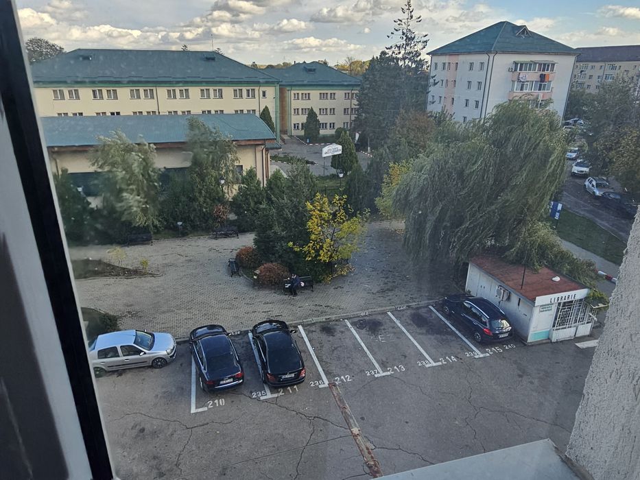 Vand apartament cu doua camere in Orasul Titu