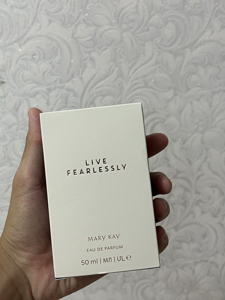 Парфюм Live Fearlessly