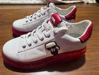 Karl Lagerfeld, Liu Jo, Stella mccartney, Nike, D&G, Versace, M.Kors