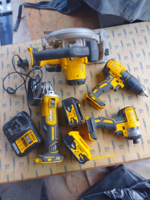 Машини Деволт DeWalt