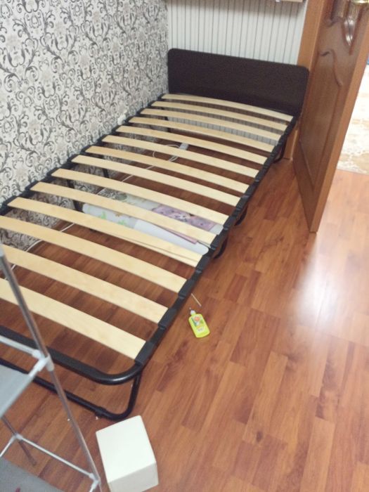 Раскладная кровать на ламелях