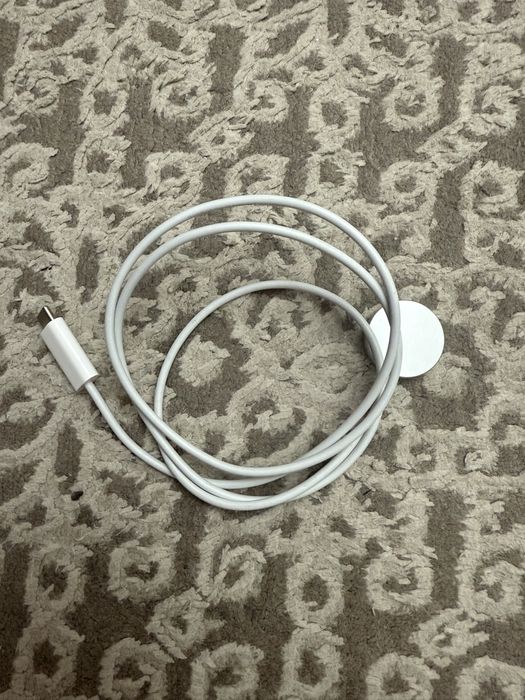 Зарядное устройство для смарт часов.