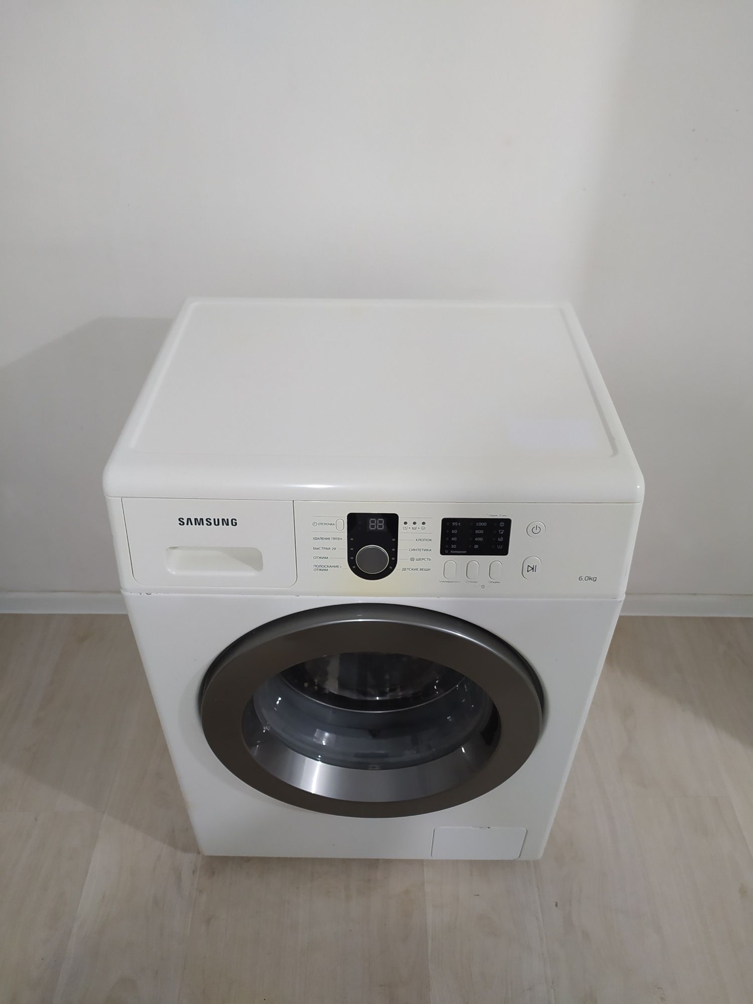 Продам стиральную машину Samsung на 6 KG купить Самсунг в Алматы