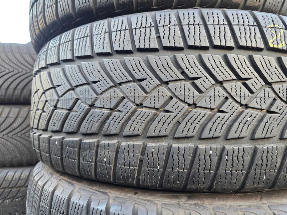 4бр Зимни гуми 225 55 18 - Goodyear