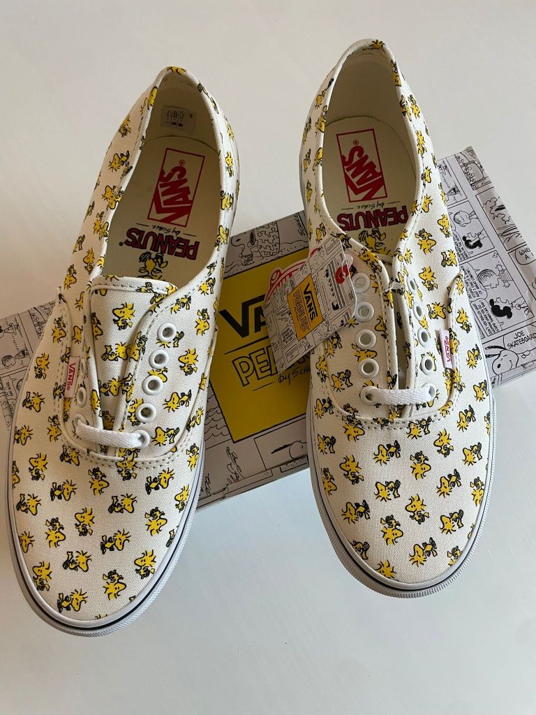 VANS Authentic Special Edition Peanuts Woodstock
VANS Auth