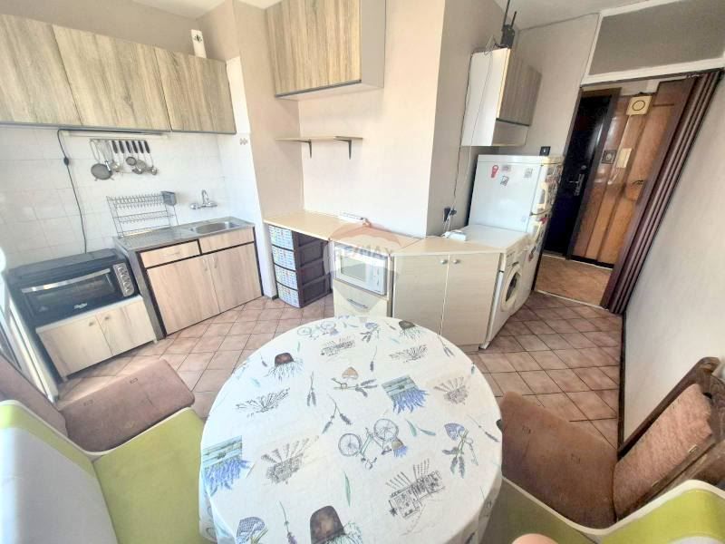 Продава се Двустаен апартамент в Варна, Цветен квартал - 61 кв.м за 2377 €/кв.м - Снимка #9