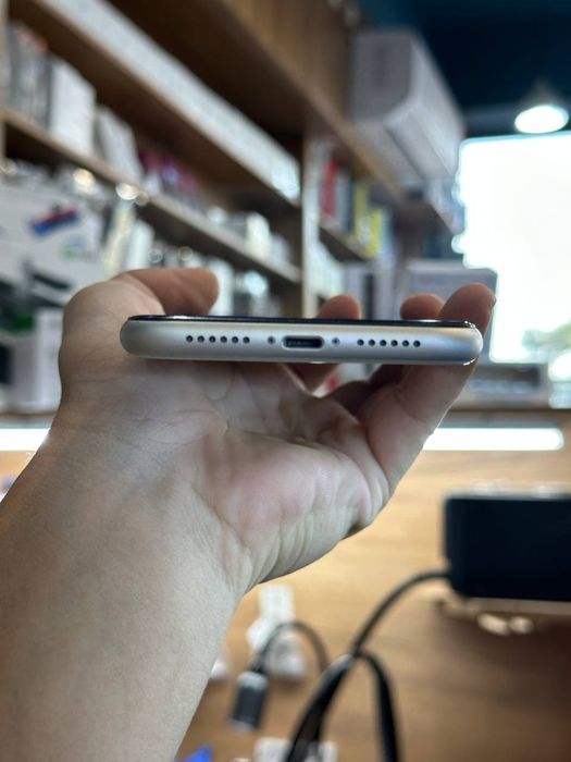 Iphone 11 holati ideal 128 taliy fays ishledi yomks ulsuniy