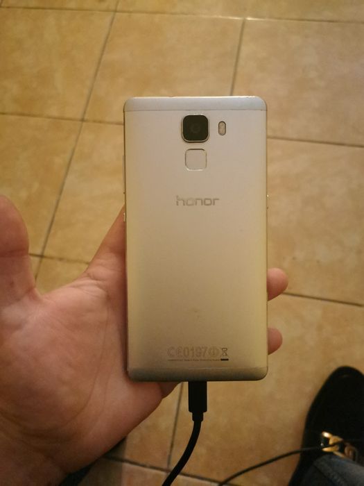 Vând sau schimb honor 7s