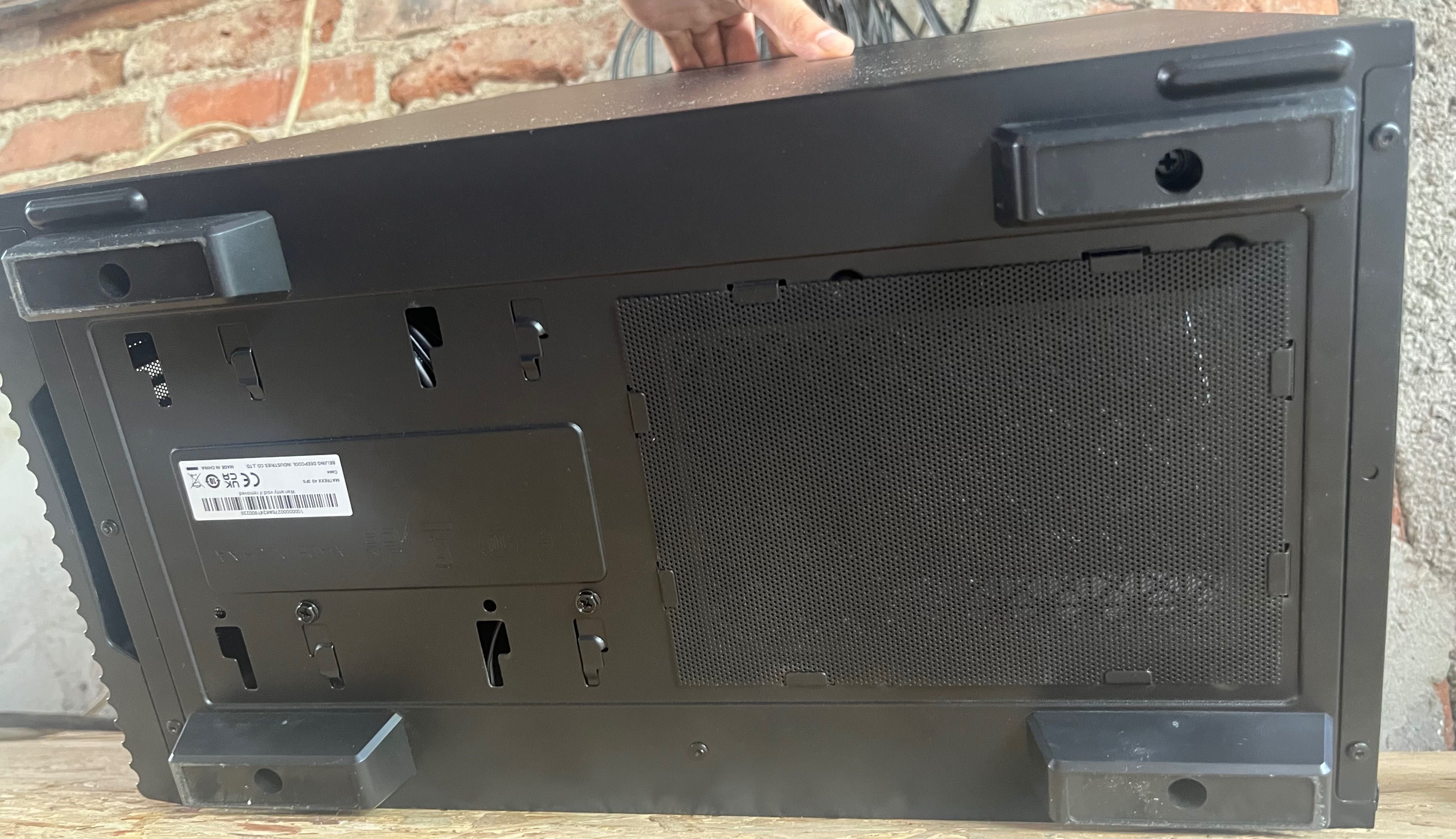 Кутия DeepCool 3x RGB вентилатора, прозорец, топ състояние