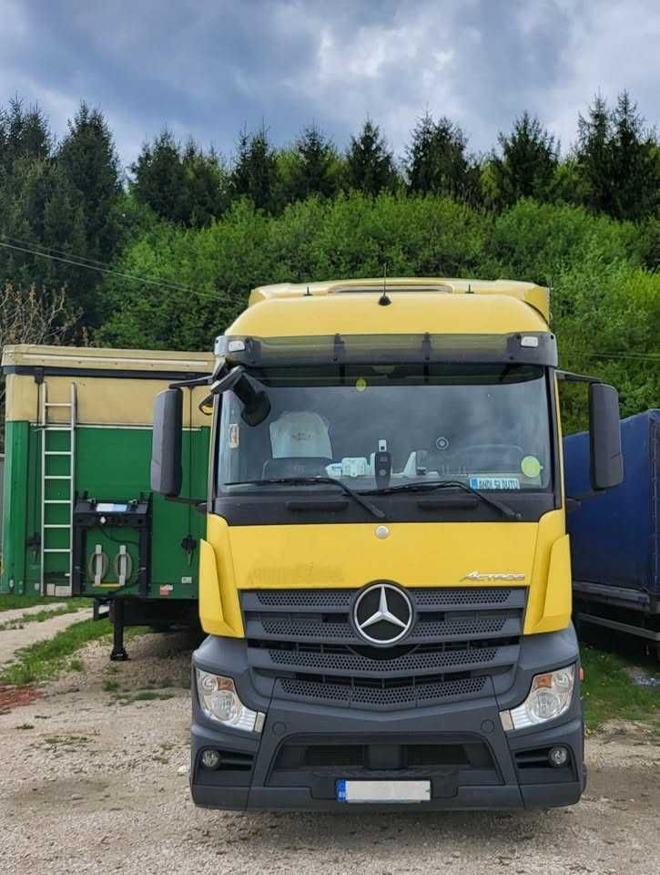 Mercedes Actros 1843