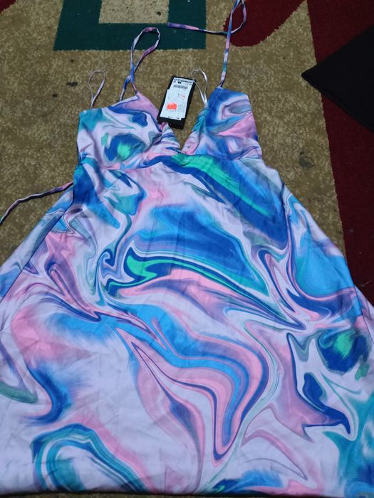 Новая платье не ношение