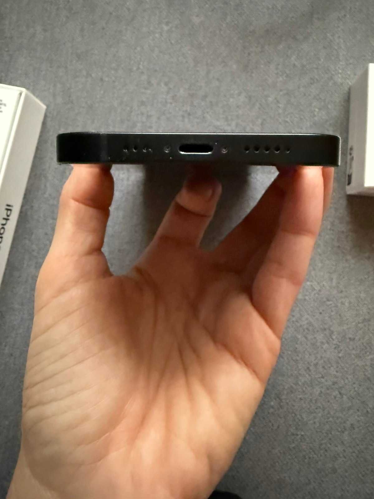 iPhone 12, Phone 12