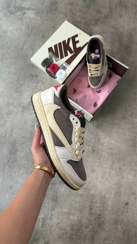 Air Jordan 1 Low Travis Scott “Reverse Mocha”