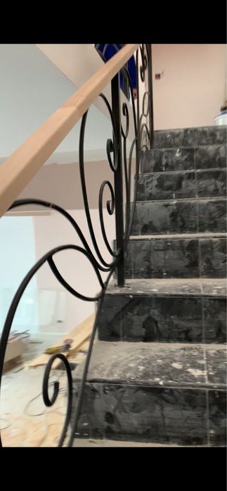 Balustrada fier forjat, scari pe rotund,riflaje metalice,porti