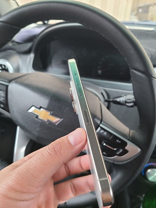 I phone 15 pro max sotiladi J/A 256 . 88%