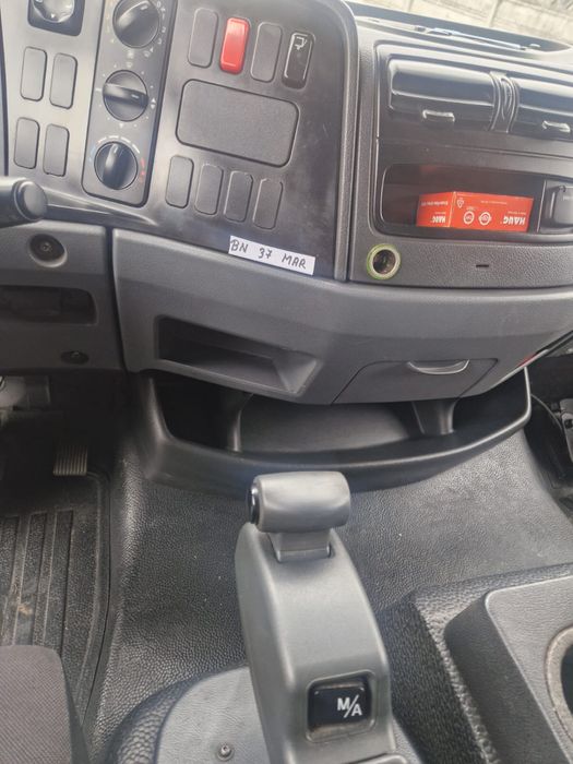 Vand camion Atego Școala de șoferi