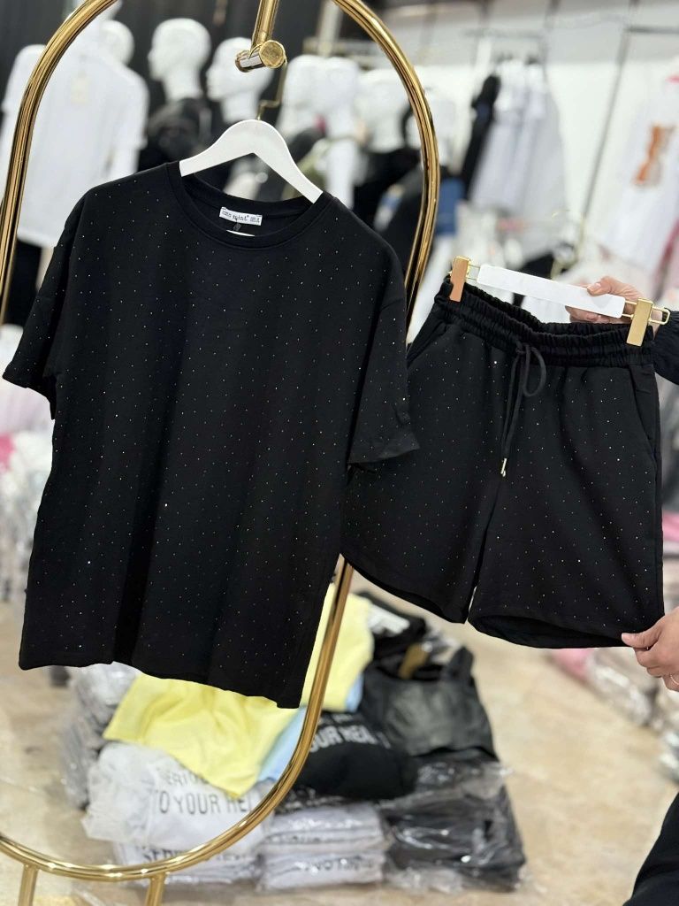 Сет опсипан с камъни