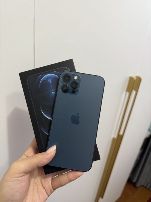 Продам     Айфон 12 про