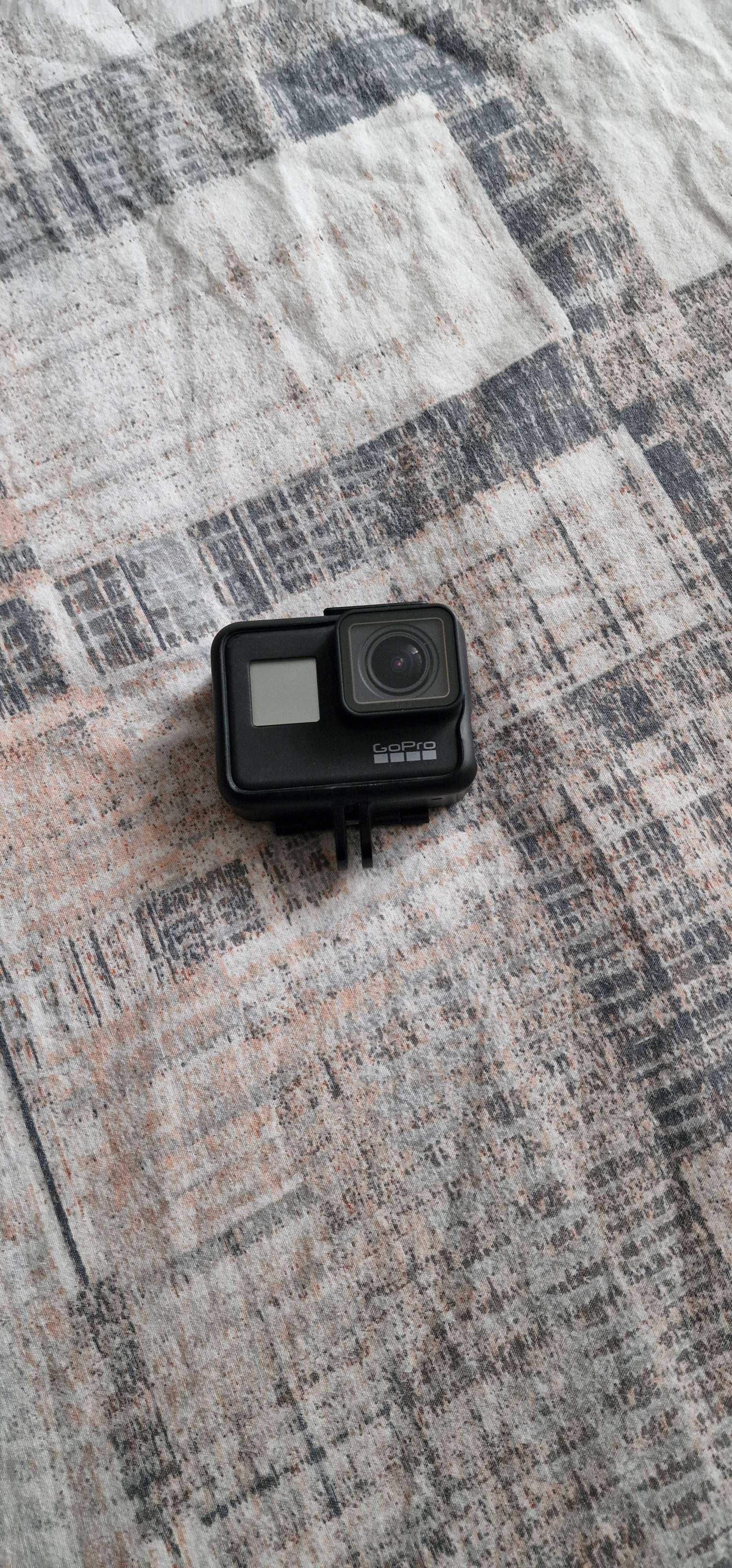 GoPro Hero7 BLACK + много аксесоари