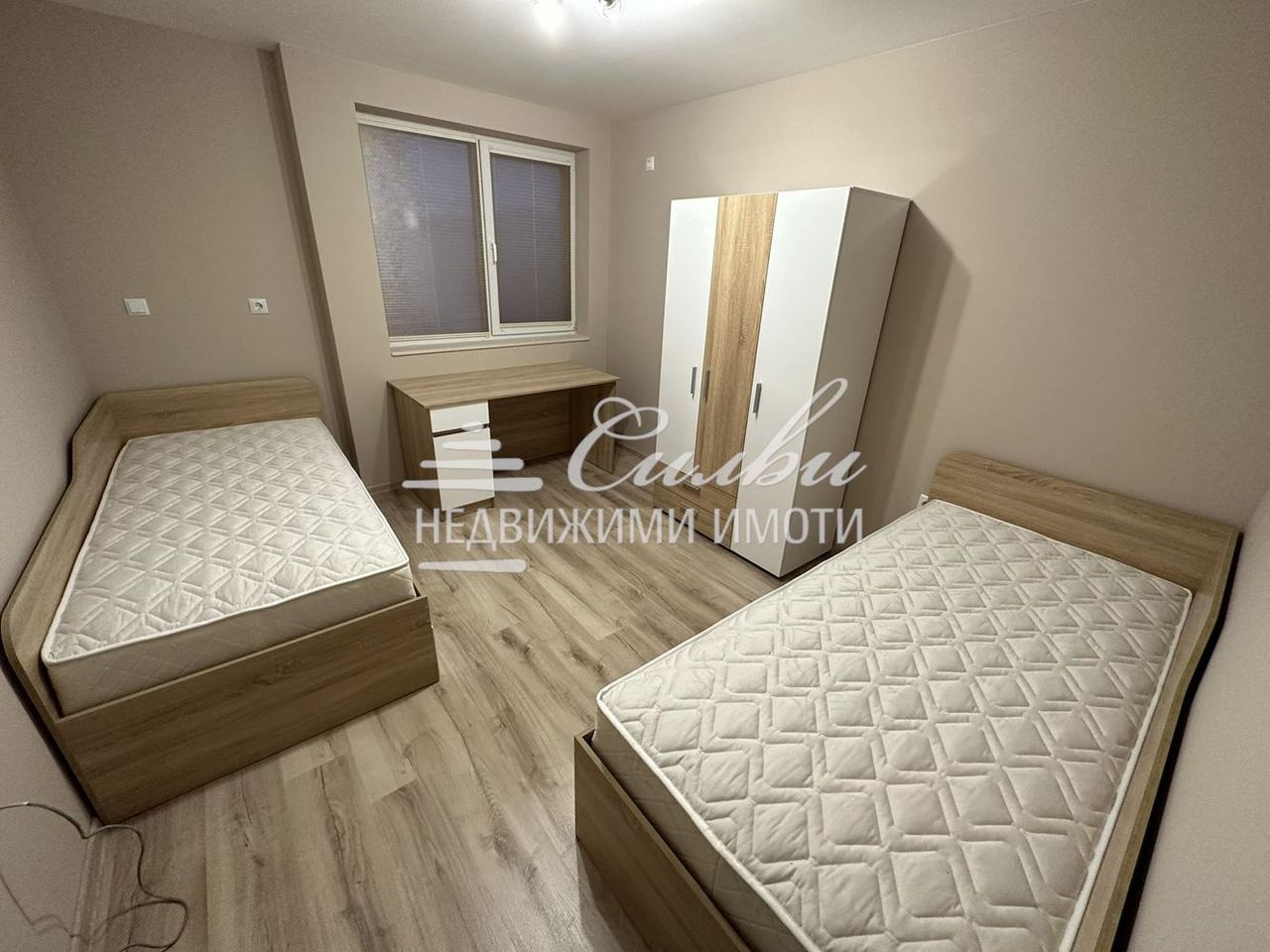 Продава се Тристаен апартамент в Шумен, Тракия - 90 кв.м за 1445 €/кв.м - Снимка #3