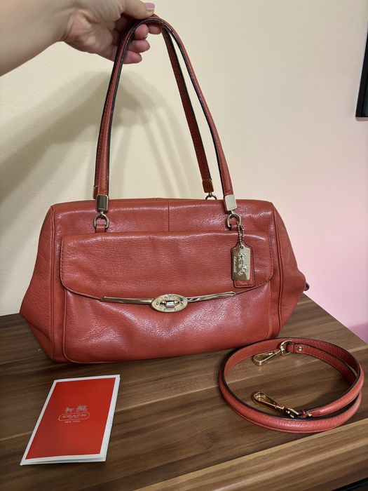 Чанта Coach с касова бележка и сертификат