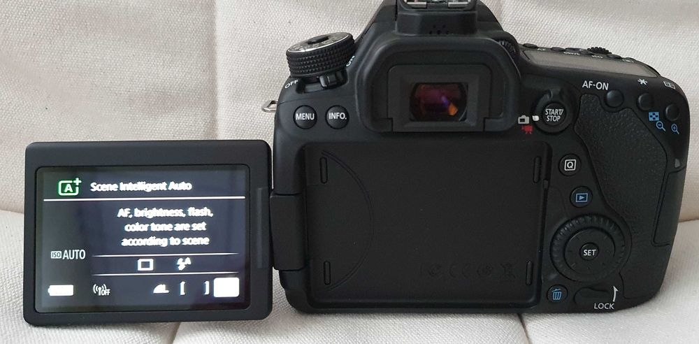Cameră Digitală Canon EOS 80D.