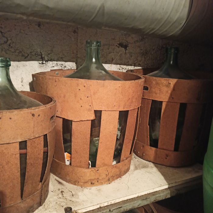 Damigene din sticla din jud Brașov