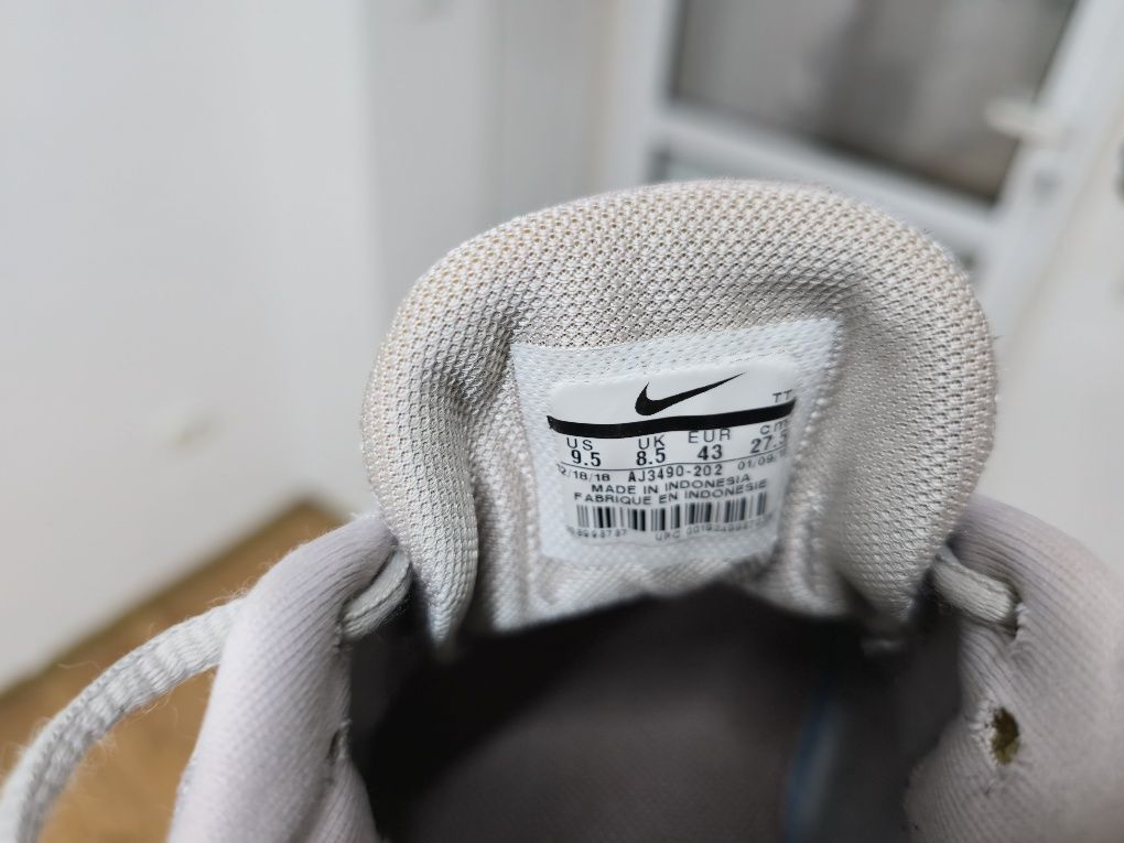 Маратонки   Nike