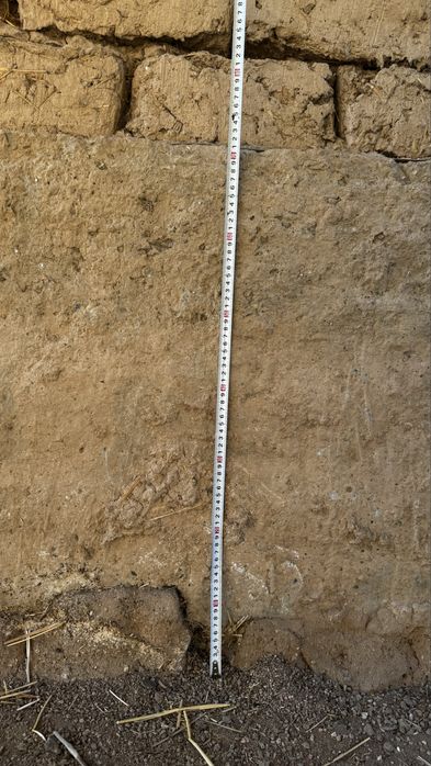 Участка сотилади ( аэропротда, хавоси тоза ва тинч жойда )