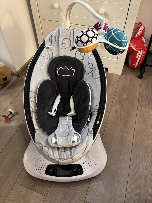 Balansoar bebelusi 4Moms Mamaroo 4.0