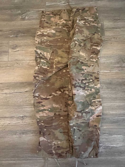 Tinuta militara Multicam US originala (pantalon + veston) - stare buna