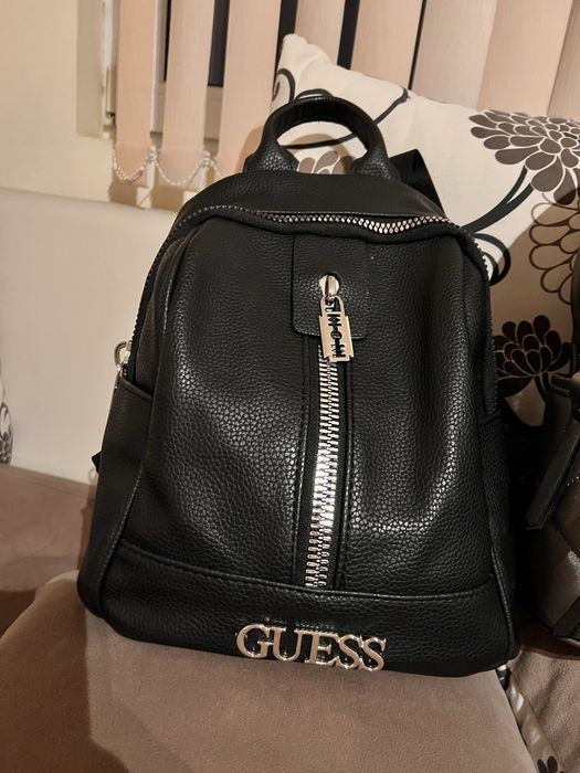 Дамски раници GUESS