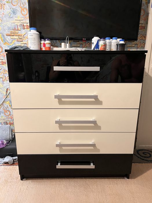 Комод в хорошем состоянии