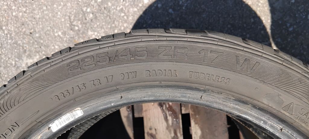 Гуми 225 45 17 Унироял Uniroyal 2 броя. Нов внос. Не са нови!