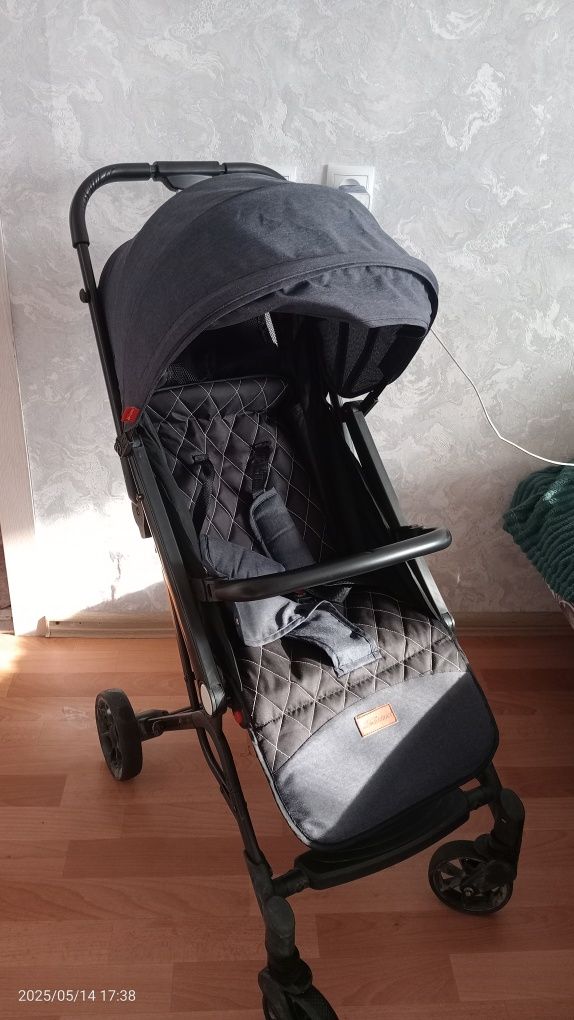 Продам летную коляску.