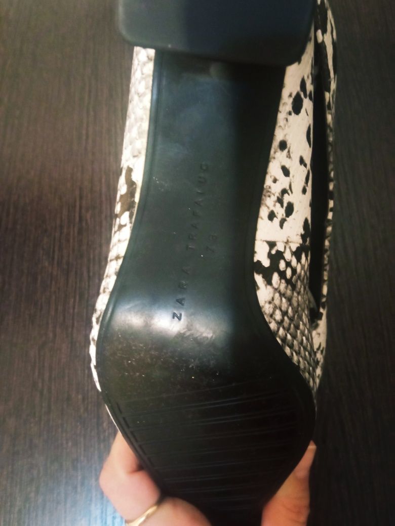 Zara 37,5-38 размер новые 250.000