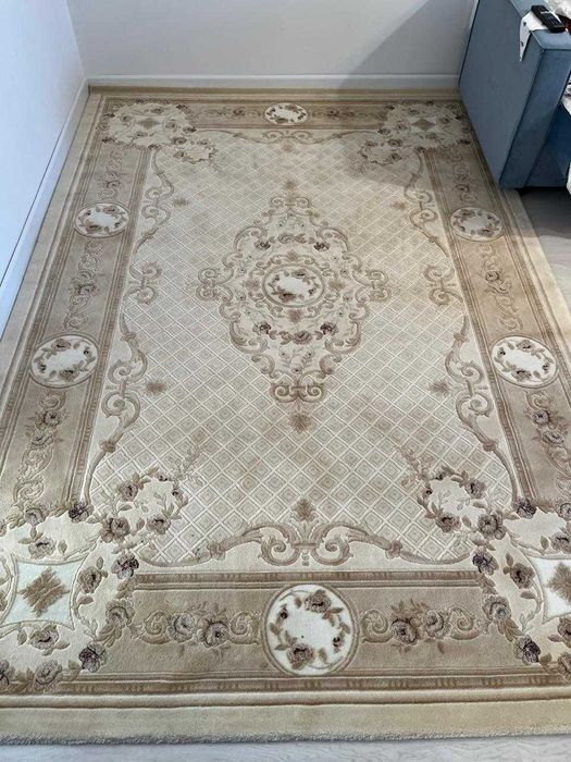 Ковер шерстяной 2 на 3 метра, б/у в идеальном состоянии