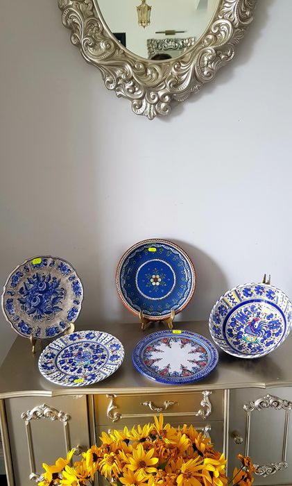 Farfurii/boluri vechi din ceramică italiană