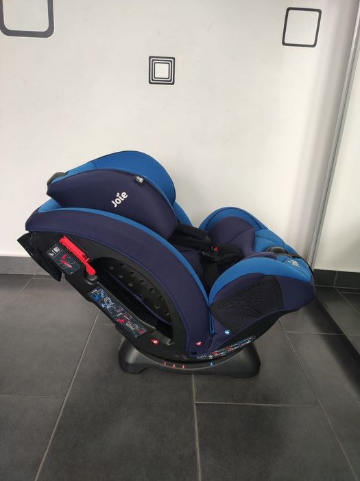 Scaun auto Joie Stages pentru copii intre 0 și 25 kg
