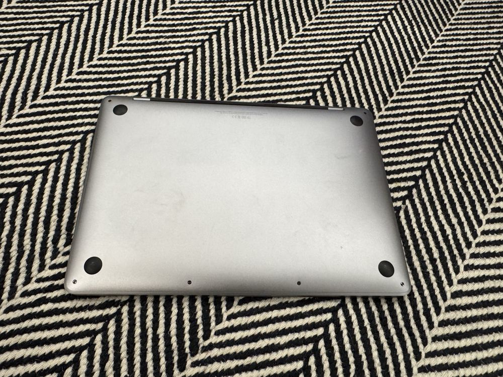 MacBook Pro 13 256 GB (space gray)